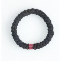 Chapelet en laine 33 grains grain rouge